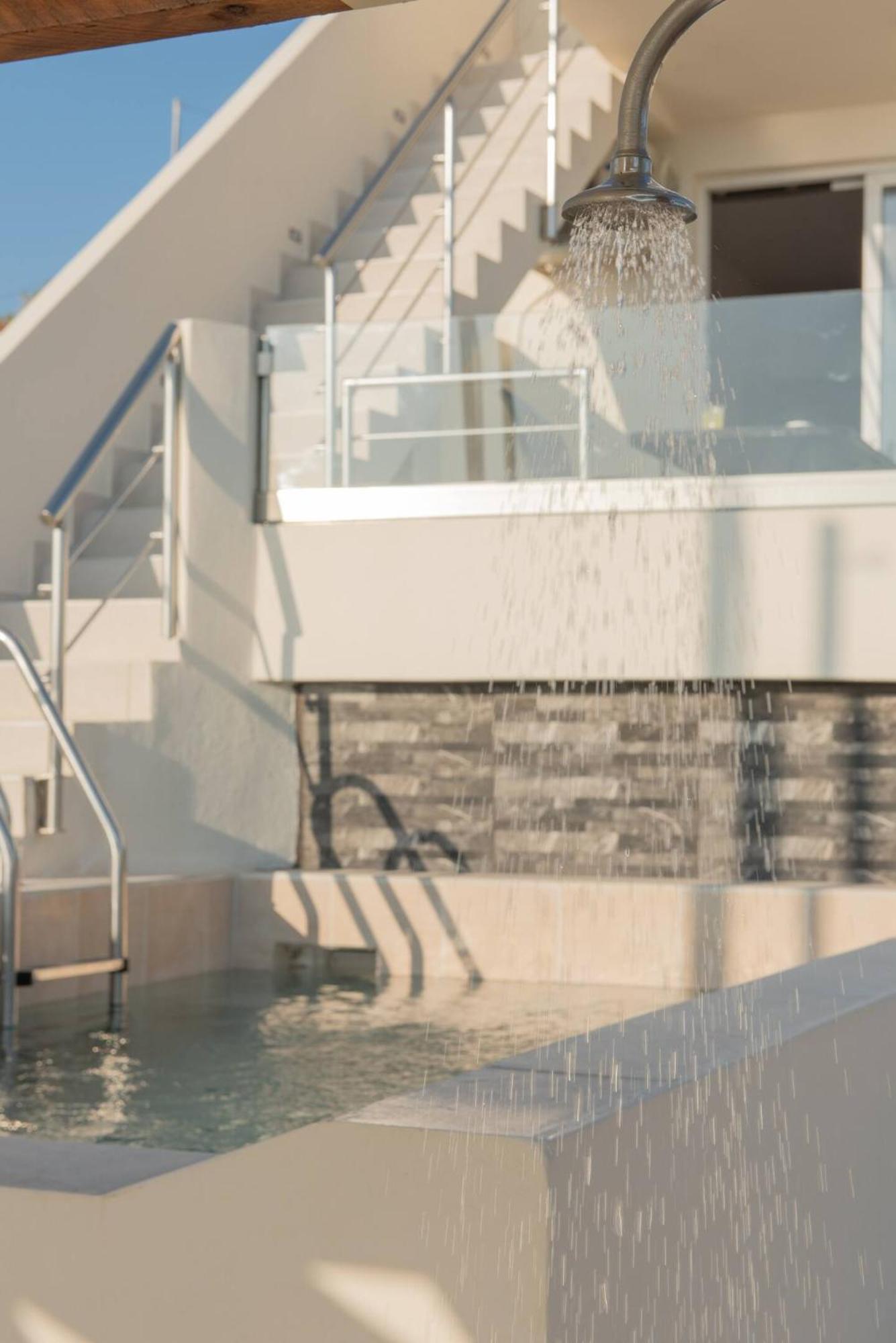 Stella & Eleni Suite With Shared Pool & Open View Kalamaki  Buitenkant foto