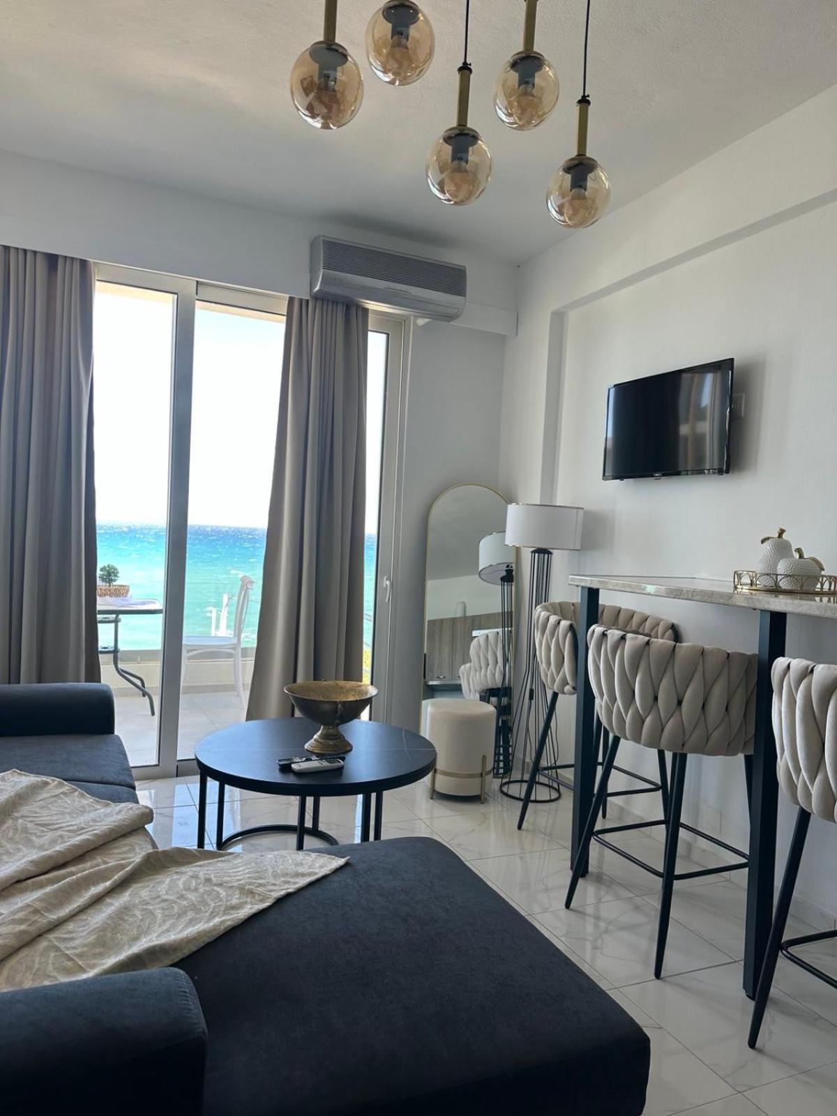 Stella & Eleni Suite With Shared Pool & Open View Kalamaki  Buitenkant foto