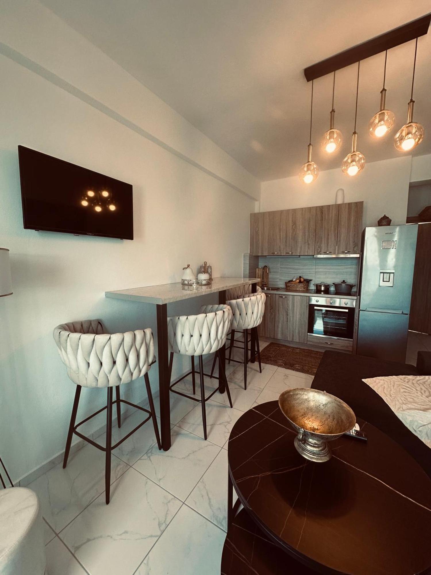 Stella & Eleni Suite With Shared Pool & Open View Kalamaki  Buitenkant foto